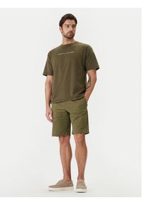 TOMMY HILFIGER - Tommy Hilfiger Szorty materiałowe Denton MW0MW42349 Khaki Slim Fit. Kolor: brązowy. Materiał: bawełna #8