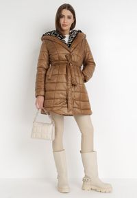 Born2be - Brązowa Kurtka Hometus. Kolor: brązowy. Materiał: jeans, materiał, tkanina, futro. Styl: klasyczny #1