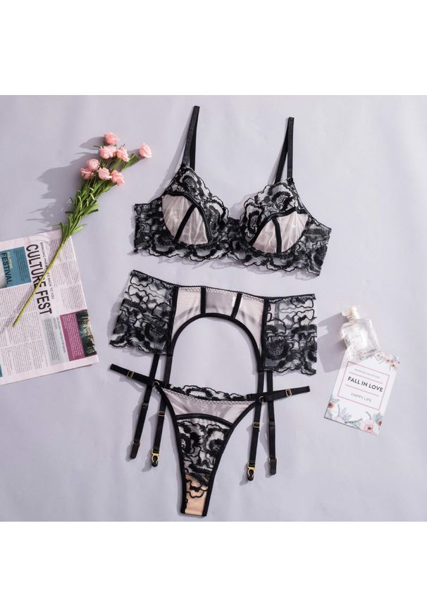 Intica - Komplet bielizny z koronkowym wykończeniem na romantyczne wieczory Theresa. Kolor: czarny. Materiał: koronka