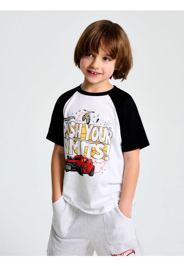 Sinsay - Koszulka Hot Wheels - biały. Kolor: biały