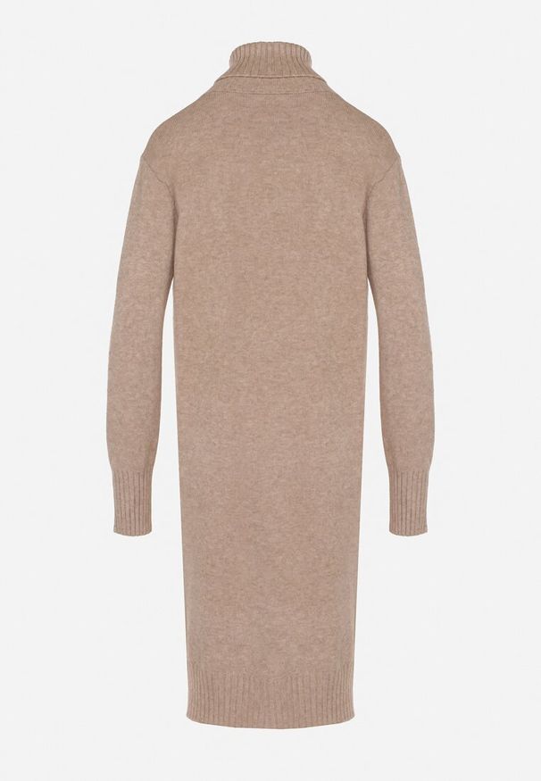 Born2be - Beżowa Dzianinowa Sukienka z Bawełną o Prostym Kroju z Golfem Tesala. Okazja: na spotkanie biznesowe, do pracy. Typ kołnierza: golf. Kolor: beżowy. Materiał: bawełna, dzianina. Wzór: jednolity. Typ sukienki: proste. Styl: biznesowy, klasyczny