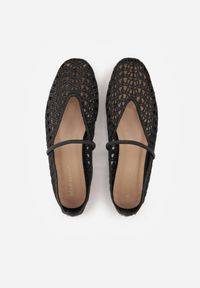 Born2be - Czarne Ażurowe Balerinki z Imitacji Plecionki z Paskiem Naeraea. Okazja: na co dzień. Zapięcie: pasek. Kolor: czarny. Materiał: len. Wzór: ażurowy. Sezon: wiosna, lato. Styl: casual, klasyczny #5