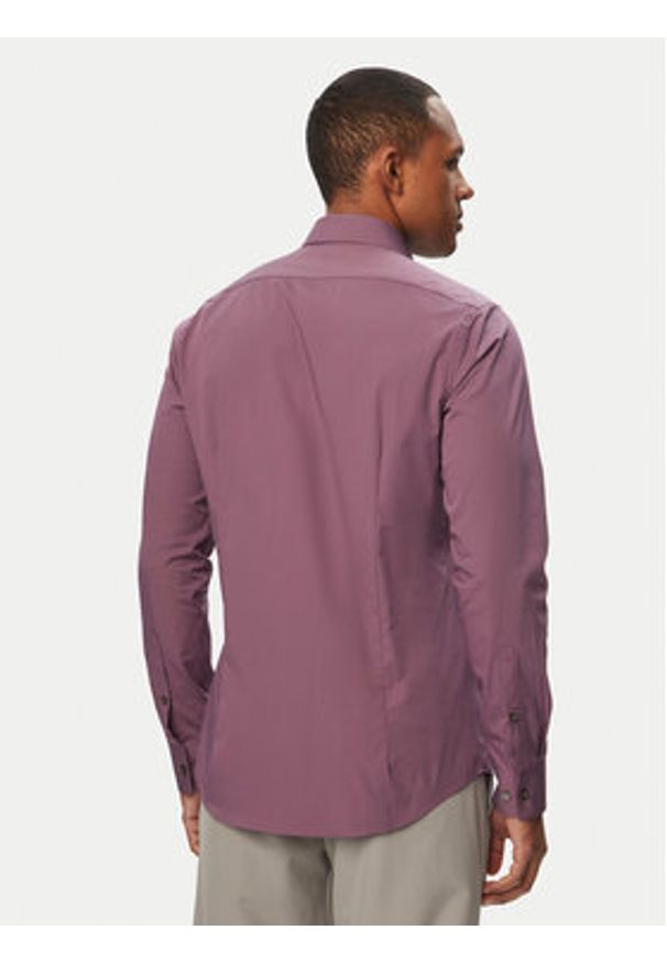 Calvin Klein Koszula Essentials LV019EU037 Fioletowy jasny Slim Fit. Kolor: fioletowy. Materiał: bawełna