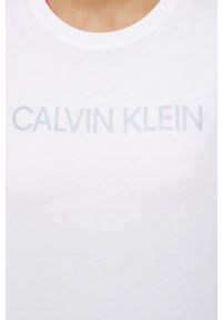 Calvin Klein Performance - T-shirt. Kolor: biały. Materiał: materiał, dzianina. Wzór: nadruk #2