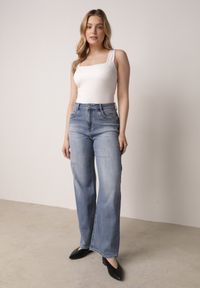 Born2be - Niebieskie Jeansy z Wysokim Stanem i Szerokimi Nogawkami z Bawełną i Wiskozą Corraesea. Stan: podwyższony. Kolor: niebieski. Długość: długie. Wzór: gładki. Styl: klasyczny #1