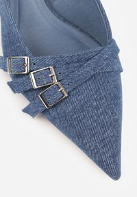 Renee - Granatowe Czółenka z Noskiem w Szpic na Obcasie Kaczuszce z Dekoracyjnymi Klamrami Sinitte. Okazja: na co dzień. Nosek buta: szpiczasty. Zapięcie: klamry. Kolor: niebieski. Materiał: jeans. Obcas: na obcasie. Styl: wizytowy, casual. Wysokość obcasa: średni #8