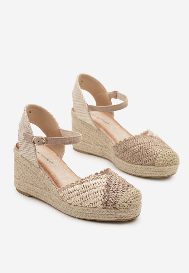 Born2be - Ciemnobeżowe Sandały w Stylu Espadryli na Plecionym Koturnie Anniviora. Okazja: na co dzień. Kolor: beżowy. Sezon: lato. Obcas: na koturnie. Styl: casual, retro, elegancki