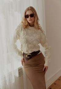 Born2be - Jasnobeżowy Sweter w Serca o Klasycznym Fasonie ze Ściągaczami Biriet. Kolor: beżowy. Materiał: wełna, bawełna. Styl: klasyczny #6