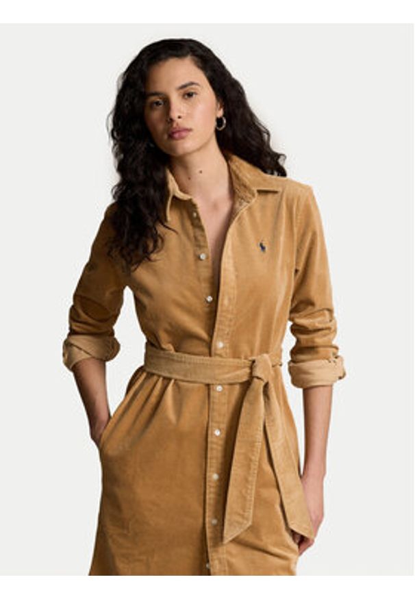 Polo Ralph Lauren Sukienka koszulowa 211941474003 Beżowy Regular Fit. Typ kołnierza: polo. Kolor: beżowy. Materiał: bawełna, sztruks. Typ sukienki: koszulowe