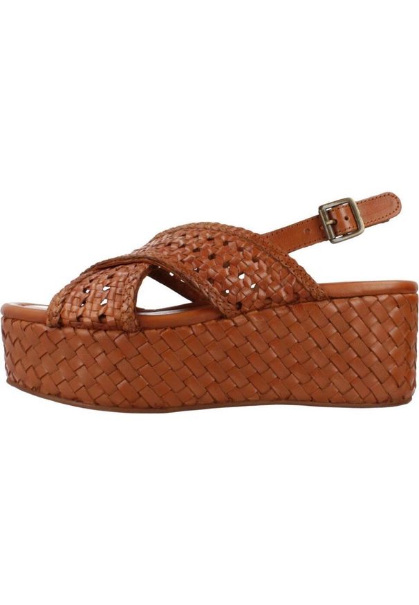 Sandały Carmela Model 161638c Kolor Brązowy. Kolor: brązowy. Materiał: skóra. Sezon: lato