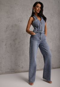 Renee - Niebieski Bawełniany Kombinezon Jeansowy z Dekoltem Halter i Kołnierzykiem Edaviann. Kolor: niebieski. Materiał: bawełna, jeans. Wzór: haft #1