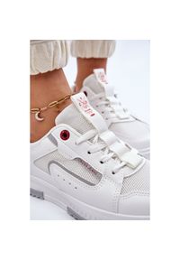 Damskie Niskie Sneakersy Cross Jeans LL2R4011C Białe. Zapięcie: sznurówki. Kolor: biały. Materiał: skóra ekologiczna, materiał. Obcas: na platformie