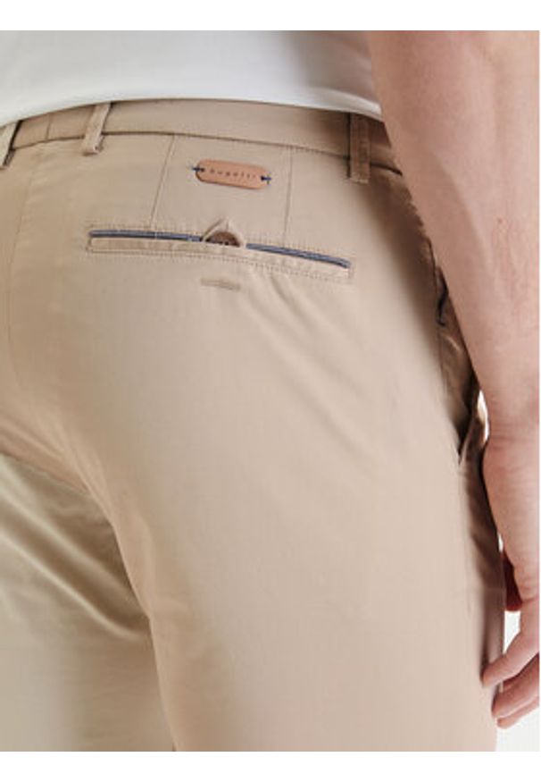 Bugatti Chinosy 4890-76301C Beżowy Slim Fit. Kolor: beżowy. Materiał: bawełna
