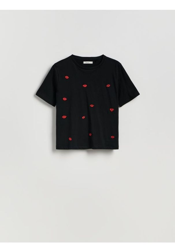 Reserved - T-shirt z haftem - czarny. Kolor: czarny. Materiał: bawełna, dzianina. Wzór: haft