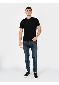 Les Hommes T-Shirt "Embrodery" | LBT1031700E | Mężczyzna | Czarny. Okazja: na co dzień. Kolor: czarny. Materiał: bawełna, elastan. Długość: długie. Styl: klasyczny, casual, elegancki