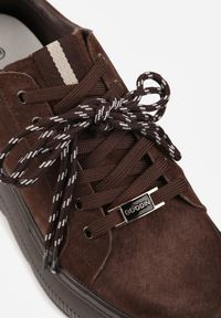 Renee - Brązowe Sneakersy na Platformie z Zamszu Naturalnego ze Sznurówkami w Paski Tarilita. Okazja: na co dzień. Zapięcie: pasek. Kolor: brązowy. Materiał: zamsz. Wzór: paski. Obcas: na platformie #9