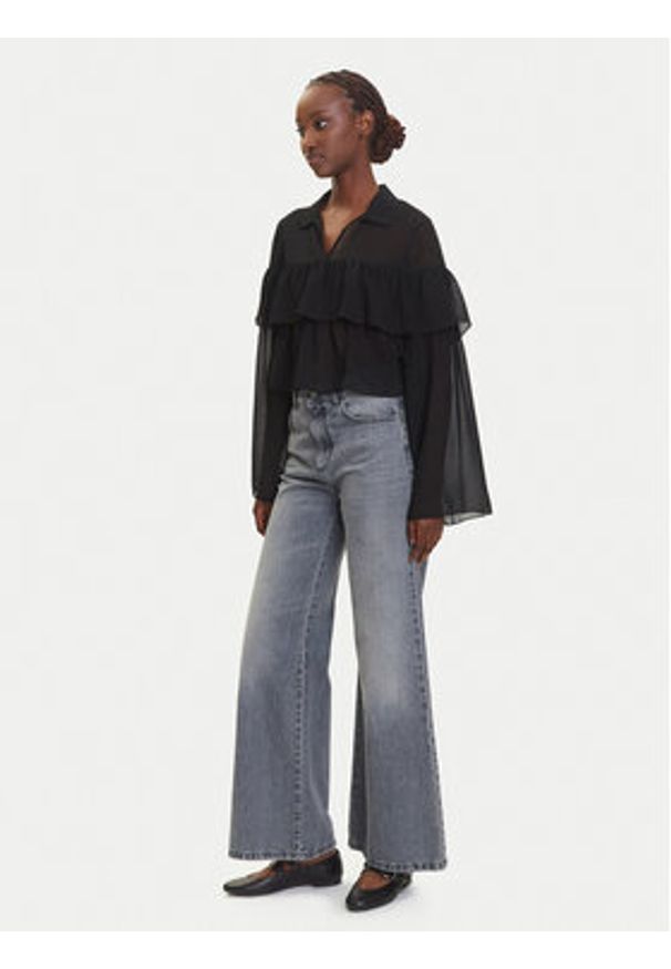 only - ONLY Bluzka Suzzi 15360661 Czarny Regular Fit. Kolor: czarny. Materiał: syntetyk