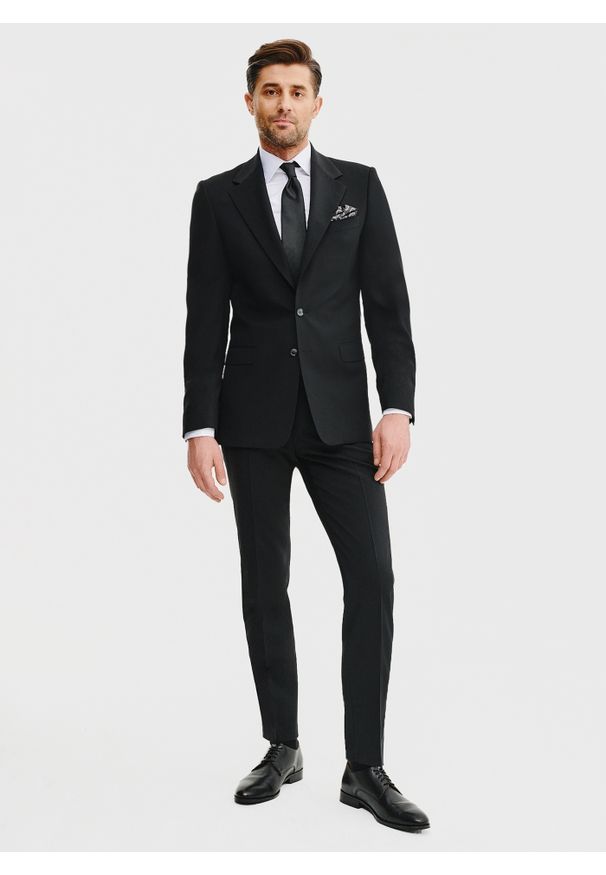 Pako Lorente - PAKO LORENTE – Wełniana marynarka garniturowa w kolorze czarnym. Okazja: na spotkanie biznesowe. Kolor: czarny. Materiał: wełna. Wzór: gładki. Styl: biznesowy