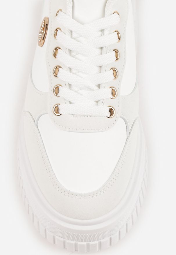 Born2be - Białe Sneakersy VICES na Żłobionej Podeszwie Zdobione Elegancką Aplikacją Lunatea. Okazja: na co dzień. Kolor: biały. Materiał: jeans. Wzór: aplikacja
