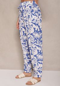 Renee - Niebieskie Spodnie z Wiskozy High Waist w Kwiatowy Wzór Niliannea. Okazja: na co dzień. Stan: podwyższony. Kolor: niebieski. Materiał: wiskoza. Wzór: kwiaty. Styl: elegancki, casual #5
