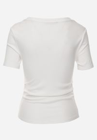Born2be - Biały Prążkowany T-shirt Ozdobiony po Bokach Marszczeniem Nedisa. Okazja: na co dzień. Kolor: biały. Materiał: prążkowany. Wzór: aplikacja. Styl: casual #5
