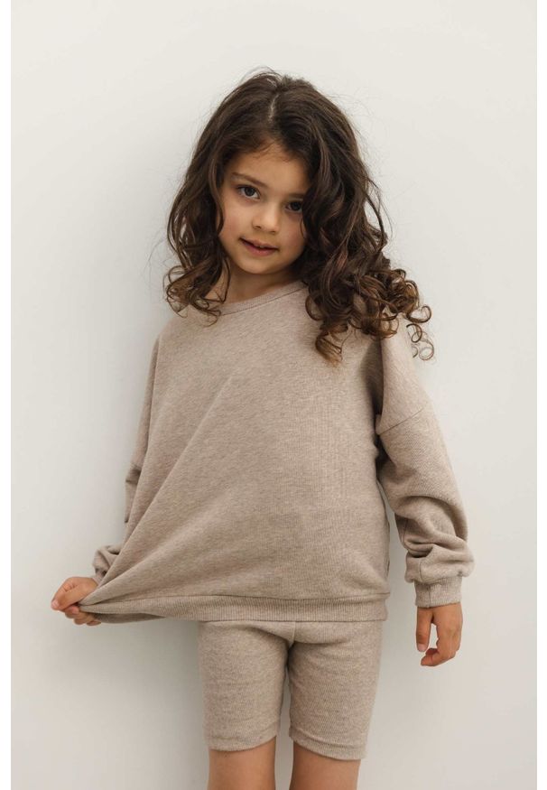 Marsala - MINI bluza typu oversize w kolorze BEIGE MELANGE -IVES-128-134 (8-9). Okazja: na co dzień. Kolor: beżowy. Materiał: bawełna, dresówka, poliester, dzianina. Wzór: gładki, melanż. Styl: casual