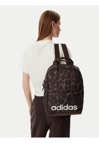 Adidas - adidas Plecak ADIDAS LINEAR ESSENTIALS GRAPHIC KD2183 Brązowy. Kolor: brązowy. Materiał: materiał #1