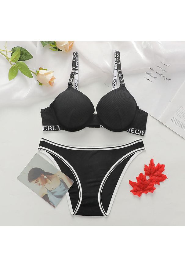 Intica - Komplet bielizny sportowej ergonomiczny na treningi i codzienne stylizacje Jaunuta. Kolor: czarny. Materiał: materiał