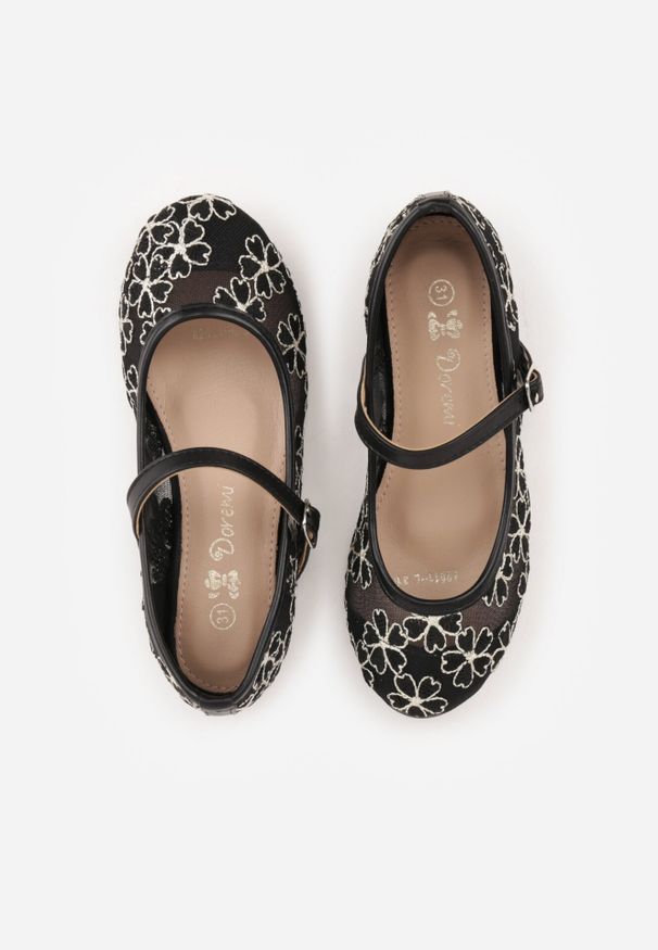 Born2be - Czarne Siateczkowe Balerinki z Paskiem z Klamerką i Haftowanymi Kwiatami Erolea. Okazja: na co dzień, na uczelnię. Zapięcie: pasek. Kolor: czarny. Materiał: jeans. Wzór: haft, kwiaty. Styl: casual