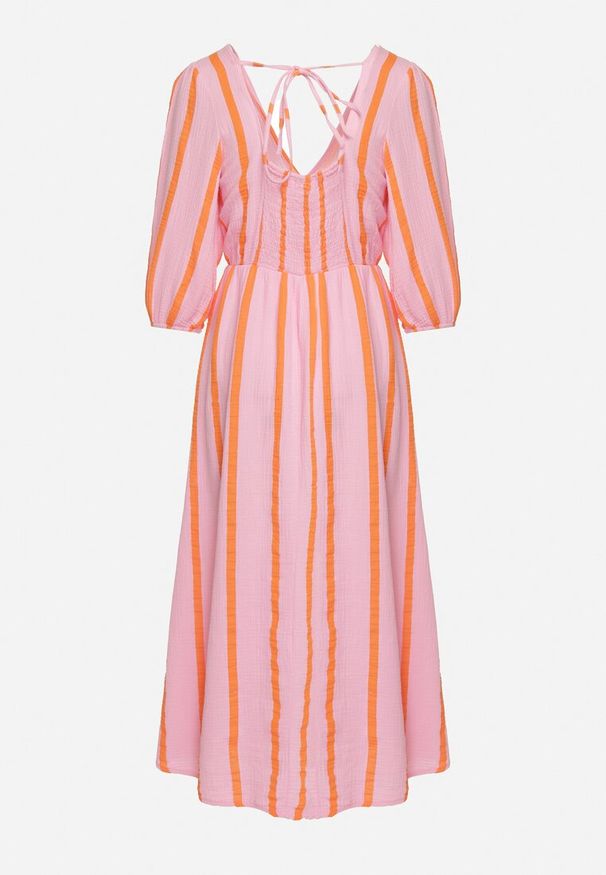 Born2be - Różowo-Pomarańczowa Taliowana Sukienka z Bawełny z Motywem Pasków Rivettes. Okazja: na co dzień, do pracy. Typ kołnierza: dekolt w kształcie V. Kolor: różowy. Materiał: bawełna. Wzór: aplikacja. Typ sukienki: proste. Styl: casual, elegancki, klasyczny