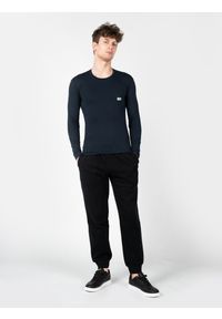 Emporio Armani Longsleeve | 1110233-F512 | Mężczyzna | Granatowy. Okazja: na co dzień. Kolor: niebieski. Materiał: elastan, bawełna. Długość rękawa: długi rękaw. Wzór: nadruk. Styl: casual, elegancki #1