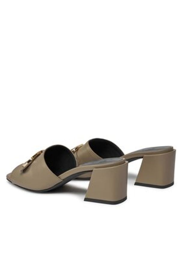 Furla Klapki YH47FOW-BX2680-1257S-1007 Szary. Kolor: szary. Materiał: skóra