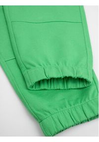COCCODRILLO - Coccodrillo Spodnie dresowe ZC3120101VBB Zielony Slim Fit. Kolor: zielony. Materiał: dresówka, bawełna