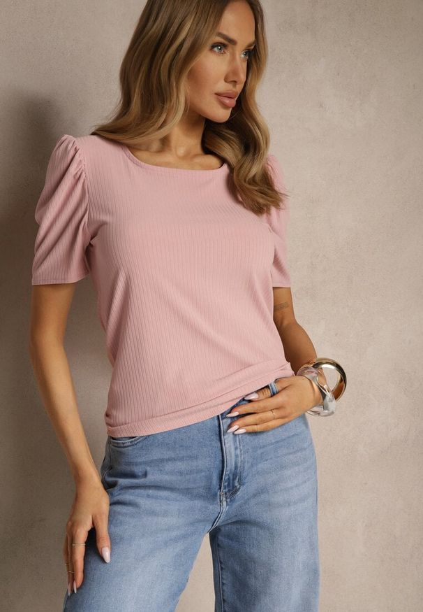 Renee - Różowy T-shirt z Prążkowanej Tkaniny z Zakładkami przy Rękawach Kolaniella. Kolor: różowy. Materiał: tkanina, prążkowany. Styl: elegancki