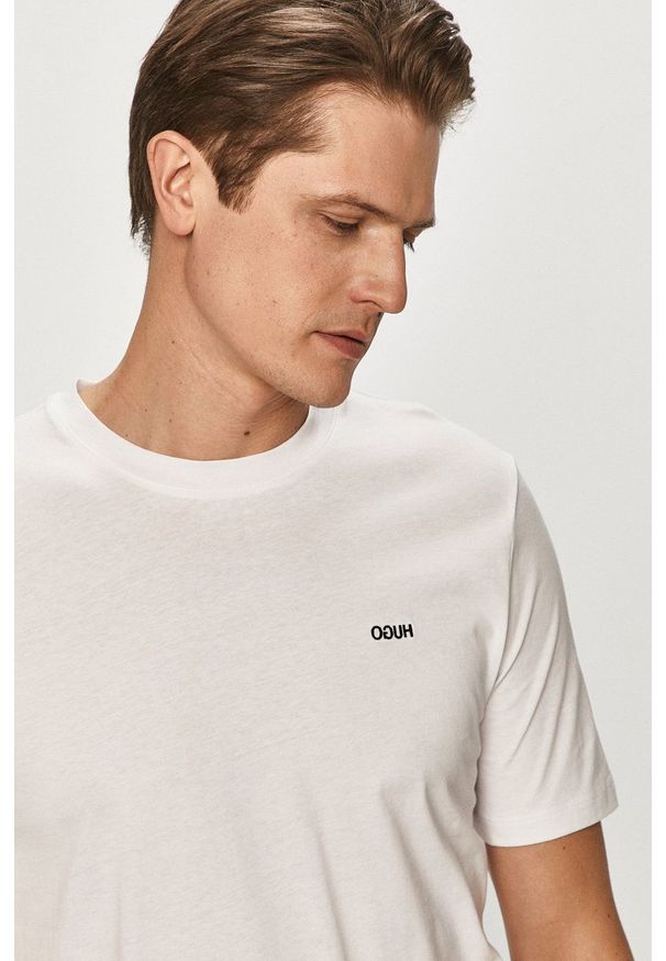 Hugo - T-shirt. Okazja: na co dzień. Kolor: biały. Materiał: dzianina. Wzór: gładki. Styl: casual