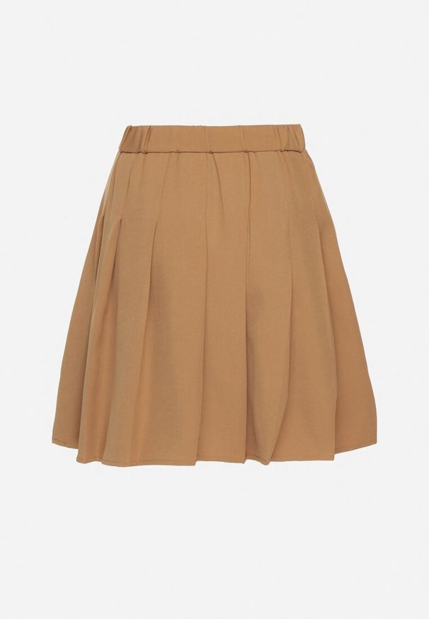 Born2be - Beżowa Rozkloszowana Spódnica w Stylu Preppy z Wiskozą z Plisami i Gumką w Talii Ilinia. Okazja: na spotkanie biznesowe. Kolor: beżowy. Materiał: wiskoza. Styl: biznesowy, klasyczny, elegancki