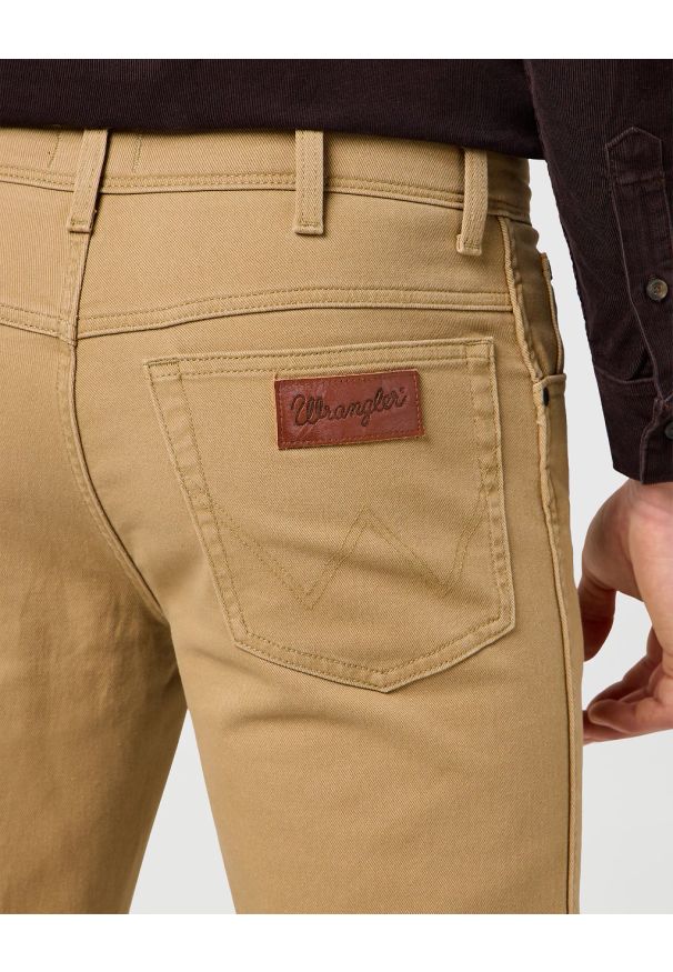 Wrangler - MESKIE SPODNIE WRANGLER TEXAS TIGERS EYE 112371695