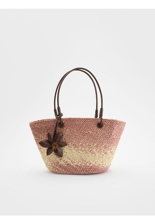 Reserved - Pleciona torebka z zawieszką - brudny róż. Kolor: różowy