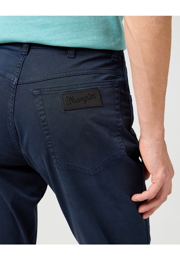 Wrangler - MESKIE SPODNIE WRANGLER TEXAS SLIM DARK NAVY 112362470