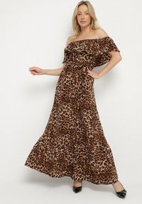 Born2be - Brązowa Sukienka Hiszpanka w Panterkę o Rozkloszowanym Kroju z Gumką w Talii Giterta. Okazja: na co dzień. Typ kołnierza: dekolt hiszpanka. Kolor: brązowy. Wzór: motyw zwierzęcy. Typ sukienki: rozkloszowane. Styl: casual, elegancki #4
