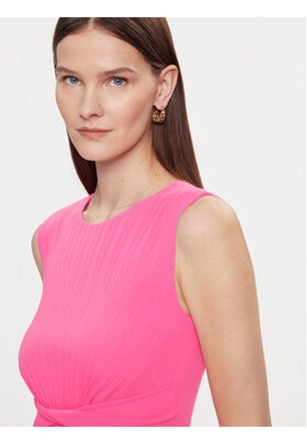 Nissa Sukienka koktajlowa RZ14841 Różowy Slim Fit. Kolor: różowy. Materiał: syntetyk. Styl: wizytowy