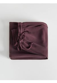 Reserved - Spodnie dresowe long leg - ciemnofioletowy. Kolor: fioletowy. Materiał: dresówka