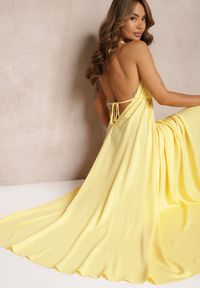 Renee - Żółta Rozkloszowana Sukienka Bawełniana z Wiązaniem na Szyi Panethea. Kolor: żółty. Materiał: bawełna. Długość: maxi #1
