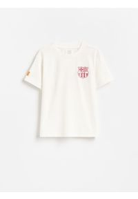 Reserved - T-shirt FC Barcelona - złamana biel. Materiał: bawełna, dzianina #1