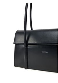 Calvin Klein Torebka Ck Linn Shoulder Bag K60K613111 Czarny. Kolor: czarny. Materiał: skórzane