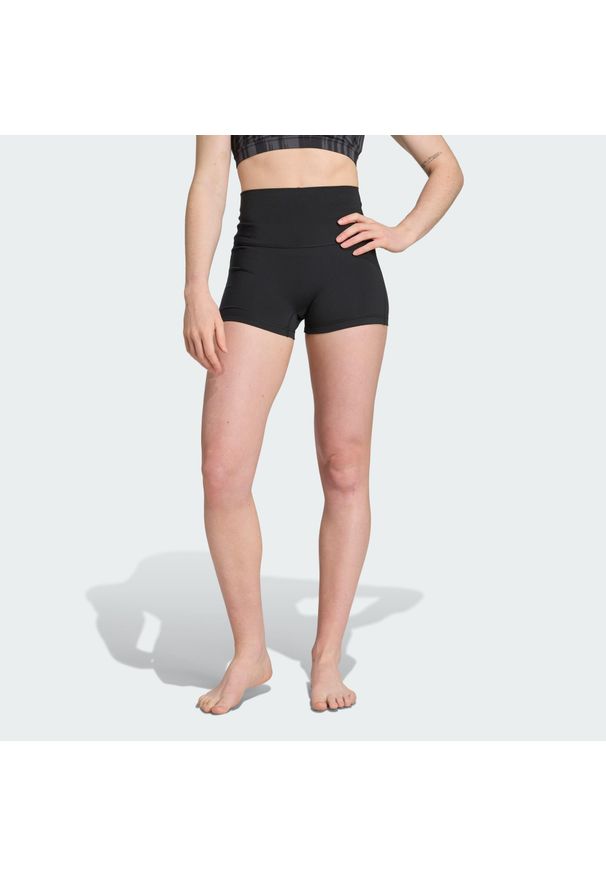 Adidas - Legginsy All-Me Sculpt Booty Short. Kolor: czarny. Technologia: ClimaCool (Adidas). Długość: krótkie. Sport: fitness
