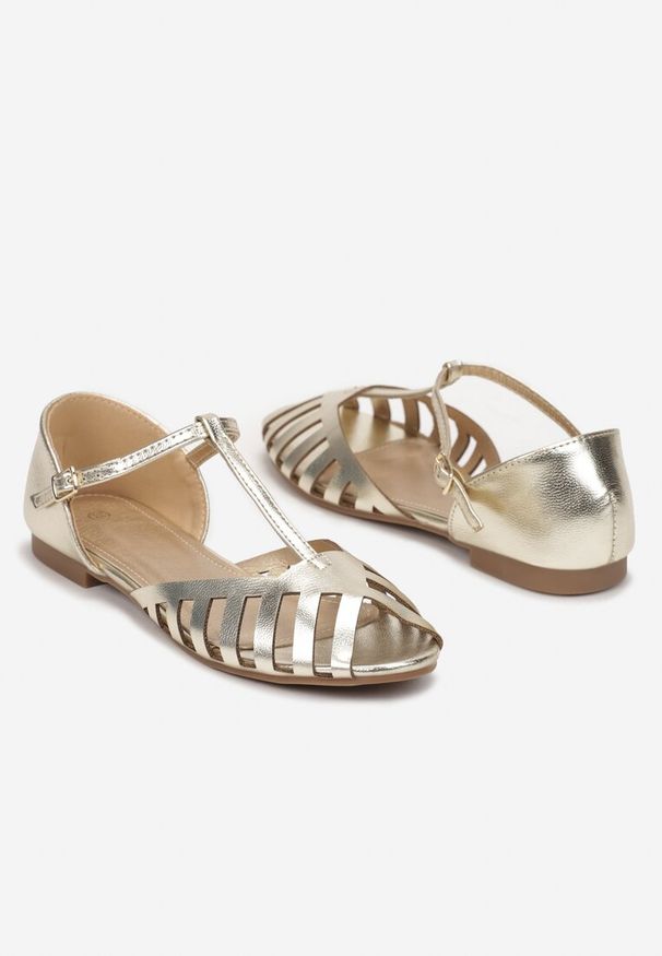 Renee - Złote Sandały w Stylu Peep Toe Kephope. Nosek buta: otwarty. Zapięcie: sprzączka. Kolor: złoty. Wzór: aplikacja. Obcas: na obcasie, na płaskiej podeszwie. Styl: elegancki. Wysokość obcasa: średni