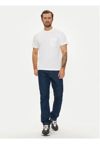 GAP - Gap T-Shirt 507947-00 Biały Regular Fit. Kolor: biały. Materiał: syntetyk, bawełna #4