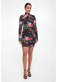 Versace Jeans Couture - Sukienka mini we wzór VERSACE JEANS COUTURE. Długość: mini