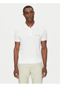 Calvin Klein Jeans Polo Monologo J30J325664 Biały Regular Fit. Typ kołnierza: polo. Kolor: biały. Materiał: bawełna